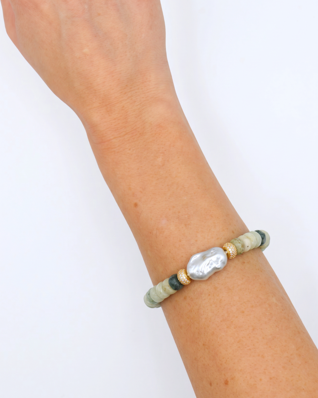 Freshwater Pearl Bracelet with Gold-Tone Detail