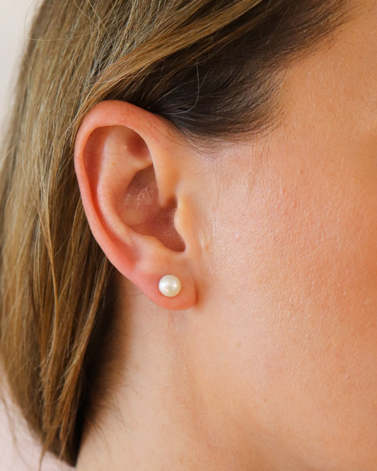 Small Pearl Stud