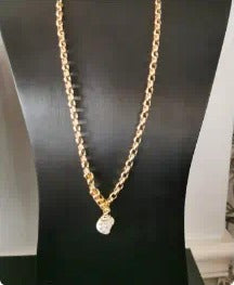 Gold chain necklace with cream baroque pendant